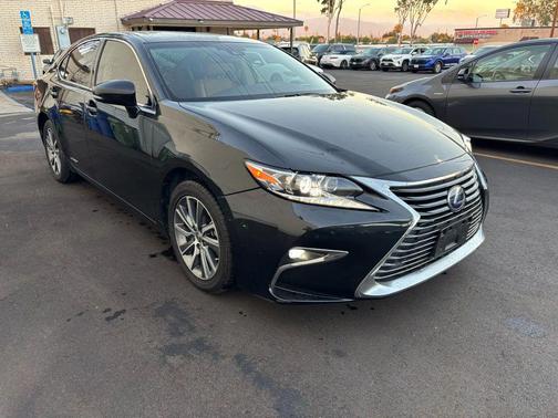 2017 Lexus ES 300h Base