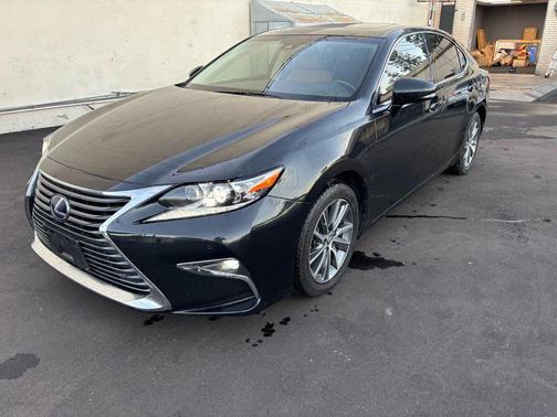 2017 Lexus ES 300h Base