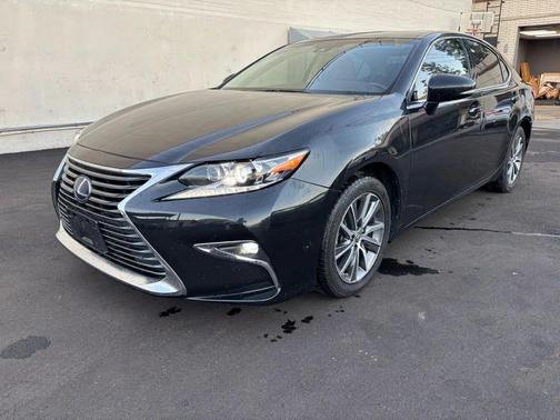 2017 Lexus ES 300h Base
