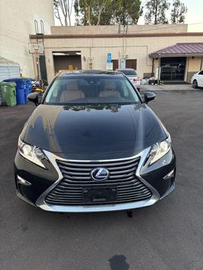 2017 Lexus ES 300h Base