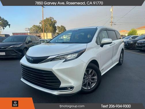 2021 Toyota Sienna XLE