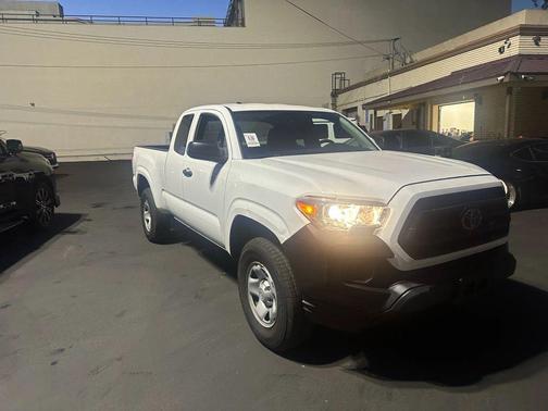 2022 Toyota Tacoma SR