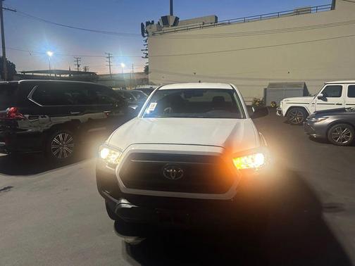 2022 Toyota Tacoma SR