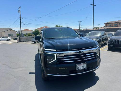 2025 Chevrolet Suburban LT