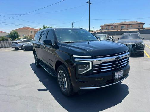 2025 Chevrolet Suburban LT