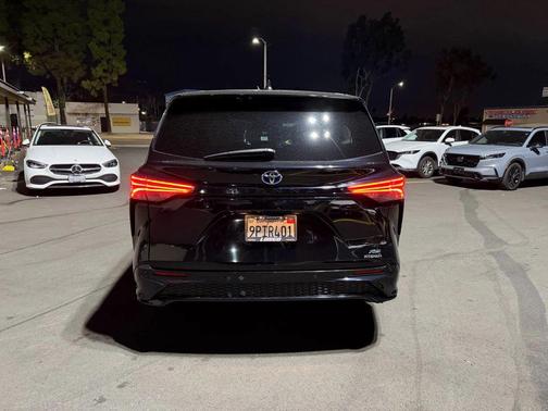 2024 Toyota Sienna XSE 7 Passenger