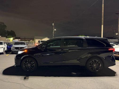 2024 Toyota Sienna XSE 7 Passenger