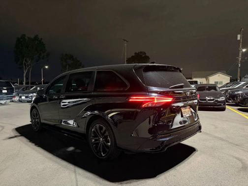 2024 Toyota Sienna XSE 7 Passenger