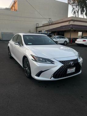 2022 Lexus ES 300h Base