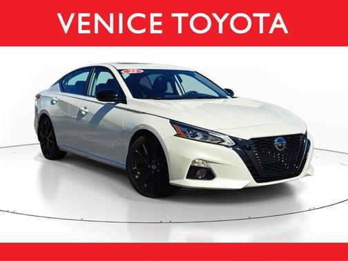 2022 Nissan Altima SR FWD