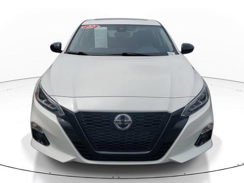 2022 Nissan Altima SR FWD