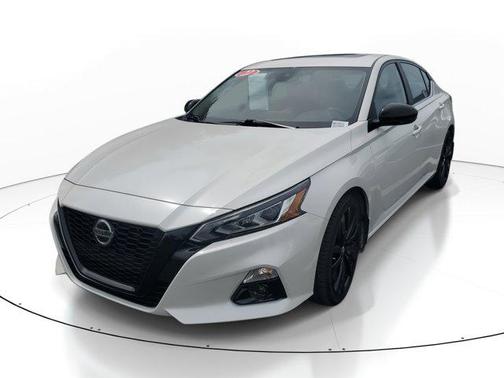 2022 Nissan Altima SR FWD