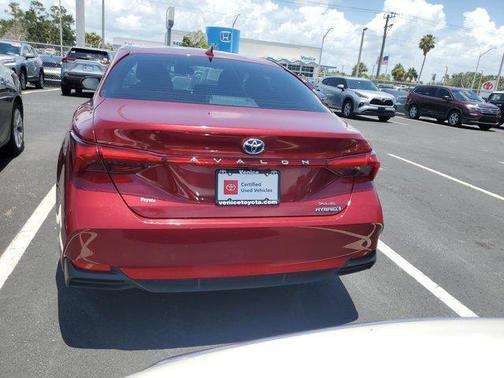 2021 Toyota Avalon Hybrid XLE