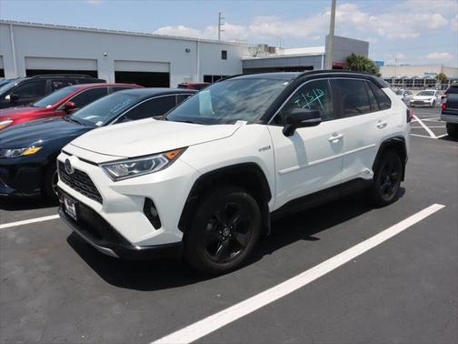 2019 Toyota RAV4 Hybrid SE