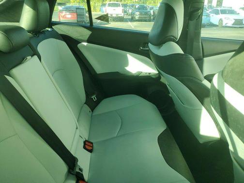 2016 Toyota Prius Four Touring