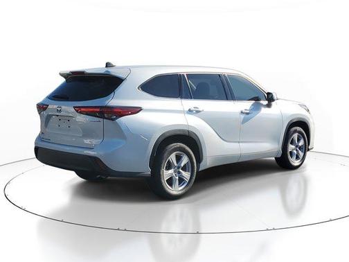 2022 Toyota Highlander Hybrid LE
