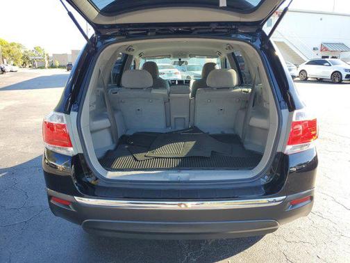 2011 Toyota Highlander SE