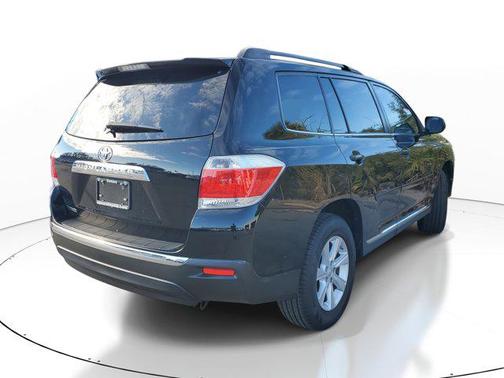 2011 Toyota Highlander SE