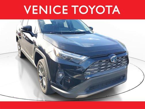 2022 Toyota RAV4 Hybrid SE