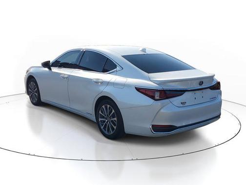 2022 Lexus ES 300h Base
