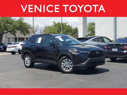 2022 Toyota Corolla Cross LE