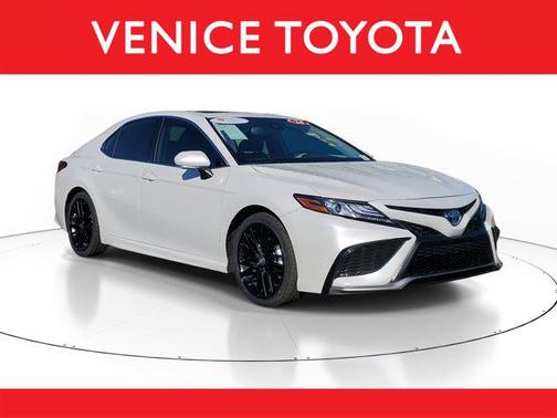 2024 Toyota Camry Hybrid SE