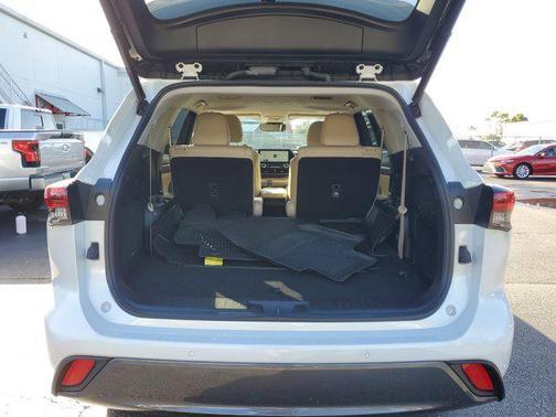 2023 Toyota Highlander Hybrid Limited