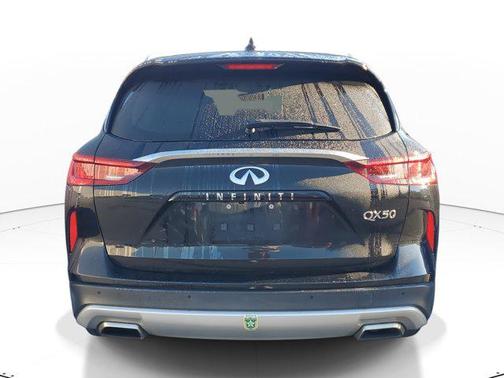 2023 INFINITI QX50 LUXE
