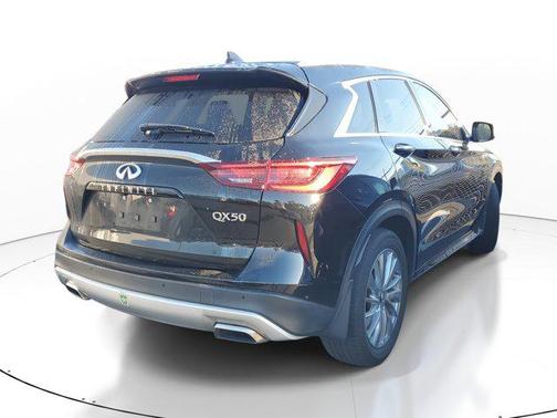 2023 INFINITI QX50 LUXE