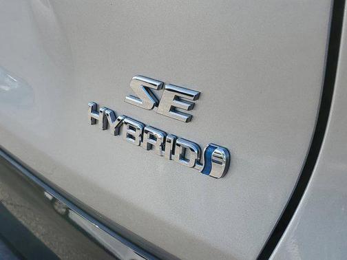 2024 Toyota RAV4 Hybrid SE