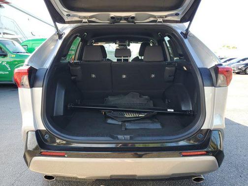 2024 Toyota RAV4 Hybrid SE