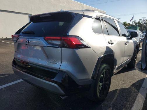 2024 Toyota RAV4 Hybrid SE