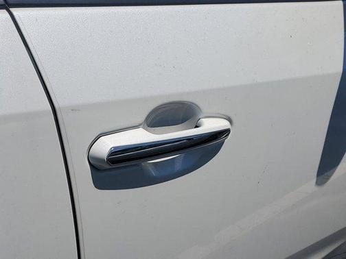 Blizzard Pearl 2021 Toyota RAV4 Limited