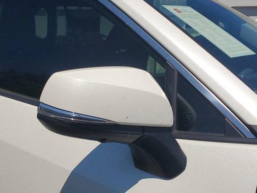 Blizzard Pearl 2021 Toyota RAV4 Limited