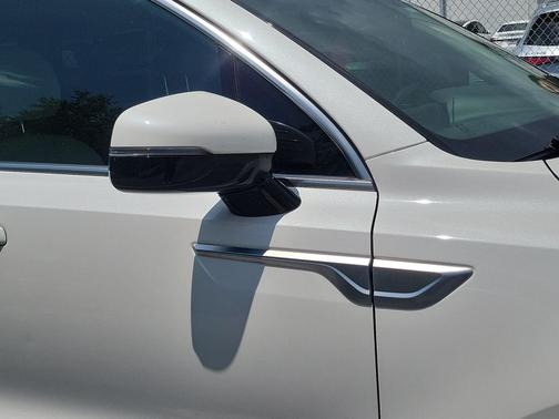 Snow White Pearl 2022 Kia Sorento Hybrid EX
