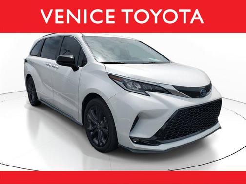 2023 Toyota Sienna XSE 7 Passenger