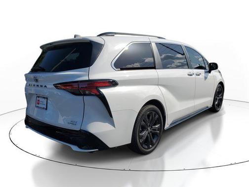 2023 Toyota Sienna XSE 7 Passenger