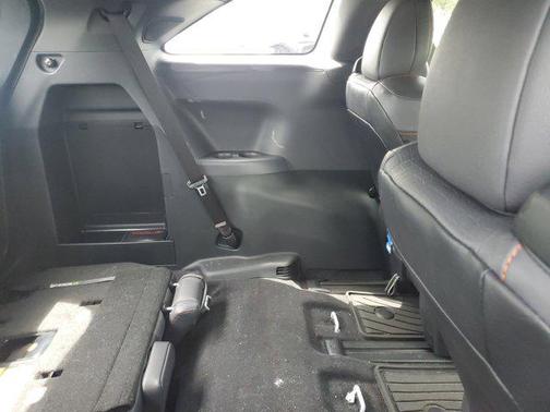 2023 Toyota Sienna XSE 7 Passenger
