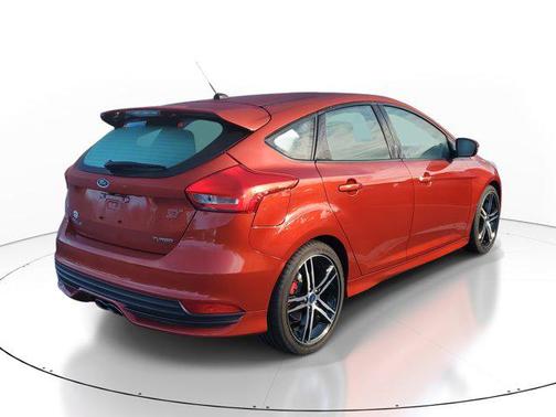 2018 Ford Focus ST 