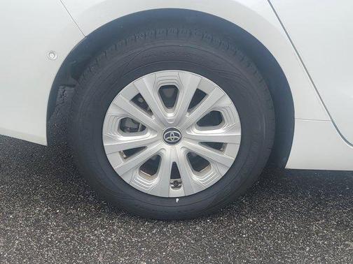 2022 Toyota Prius LE