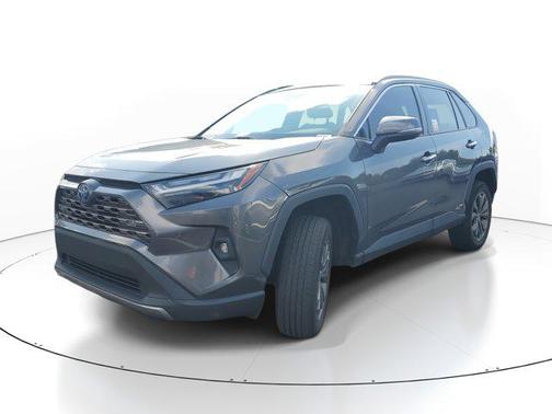 2022 Toyota RAV4 Hybrid SE