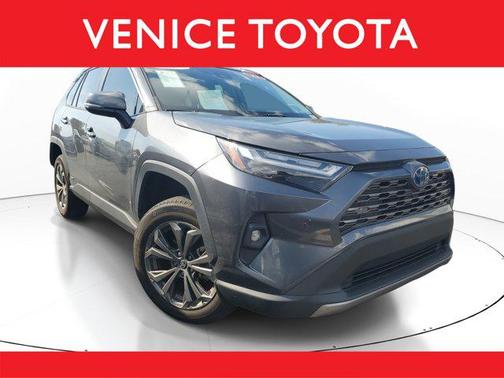 2022 Toyota RAV4 Hybrid SE