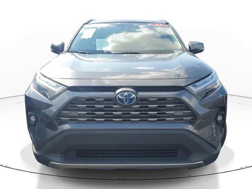 2022 Toyota RAV4 Hybrid SE