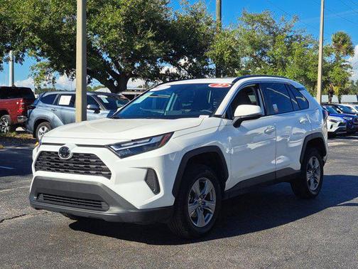 2022 Toyota RAV4 XLE
