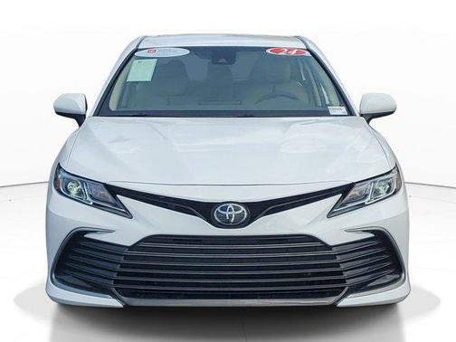 Ice Cap 2024 Toyota Camry LE
