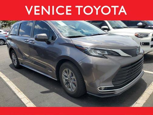 2021 Toyota Sienna XLE 8 Passenger