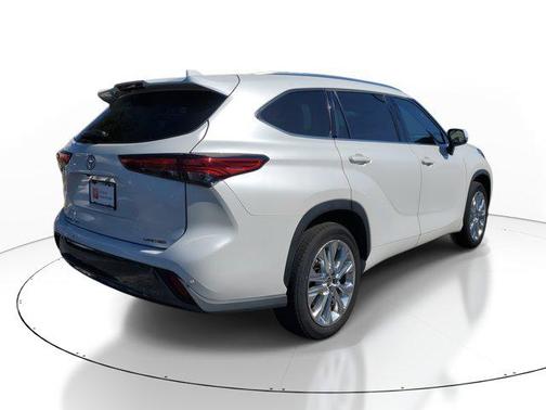 2022 Toyota Highlander Limited