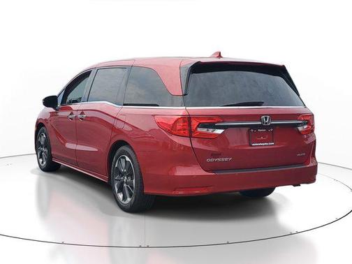 Radiant Red Metallic II 2023 Honda Odyssey Elite