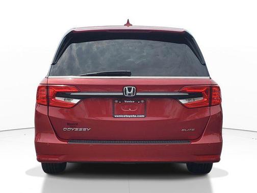 Radiant Red Metallic II 2023 Honda Odyssey Elite