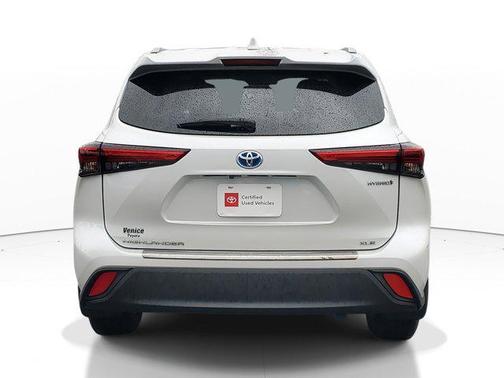 2023 Toyota Highlander Hybrid XLE